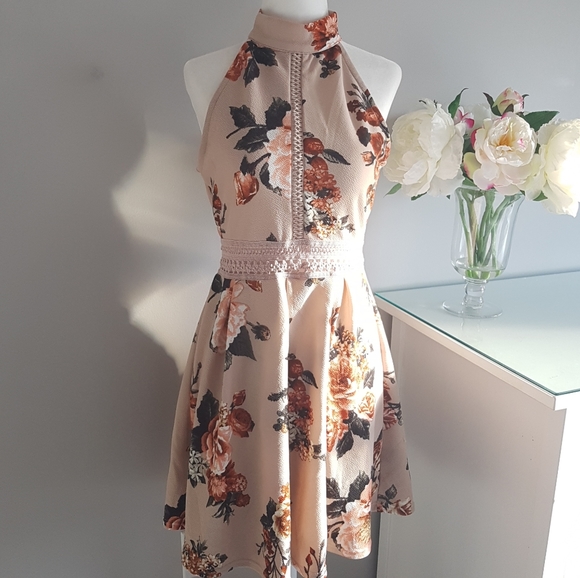 mine Dresses & Skirts - Mine Sun Dress